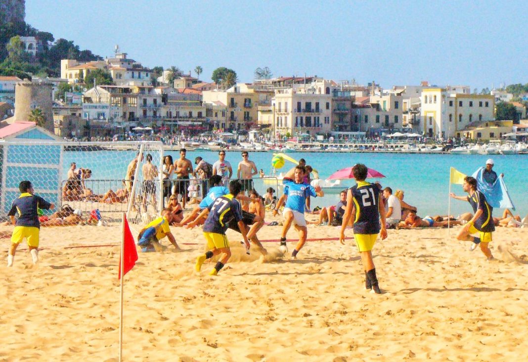 A Messina tutto pronto per 1^ tappa Campionato Regionale Beach Soccer ...